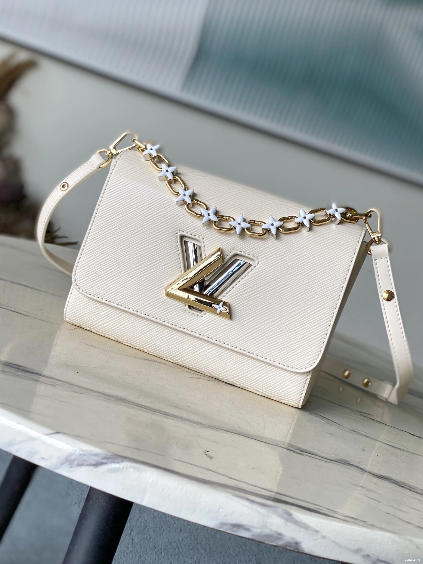 WIS TWIST VUITTON MM-23*17*9.5CM LOUIS 0815